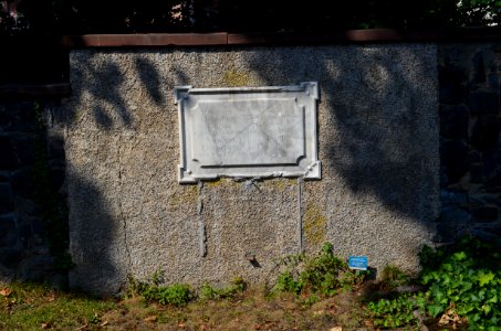 Bockenheim, Neuer Friedhof Grab 1a - 7 Kleinschnitz