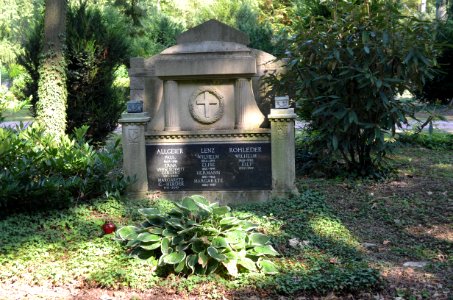 Bockenheim, Neuer Friedhof Grab 10 - 73 Lenz-Allgeier-Rohleder