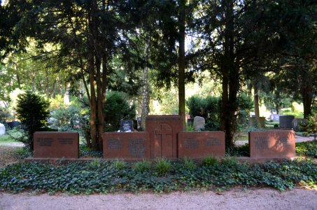Bockenheim, Neuer Friedhof Grab 2 - 173-175 Ruppel-Schirstein
