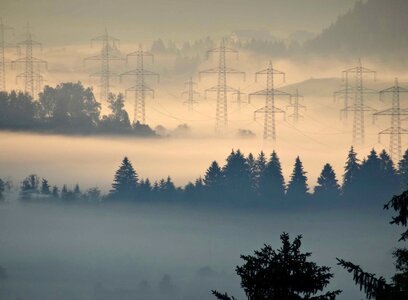 Fog überlandleitung strommast high voltage