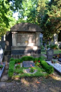 Bockenheim, Neuer Friedhof Grab 8a Rh 16 7-8 Raab