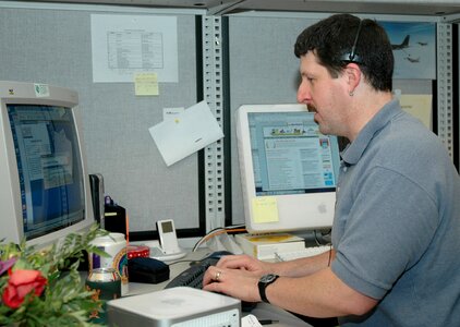 Answer the phone computer pc