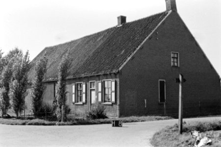 Boerderij bij Halsteren (ruilverkaveling Halsteren), Bestanddeelnr 170-2461