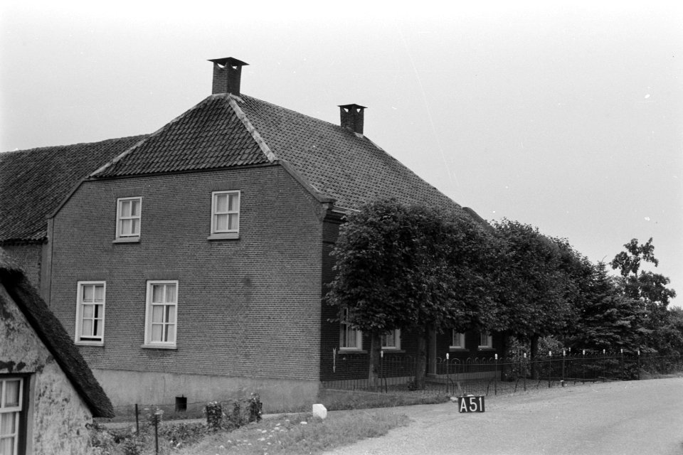 Boerderij bij Alphen (ruilverkaveling Land van Maas en Waal), Bestanddeelnr 170-2273