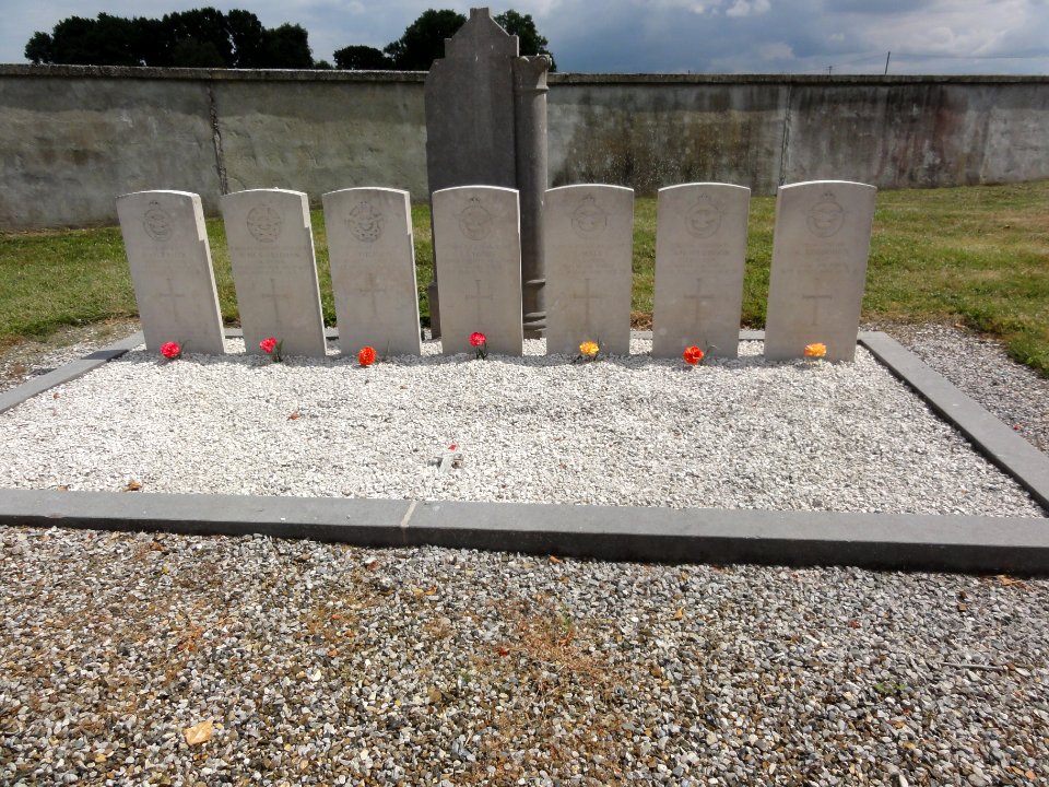 Bourguignon-sous-Coucy (Aisne) tombes de guerre brittanniques, CWGC