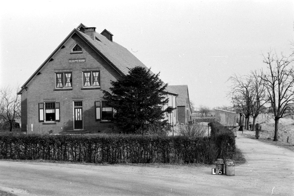 Boerderij Blauwe Kamp te Ommeren aan de Linge ruilverkaveling Maurikse Wete…, Bestanddeelnr 170-1924