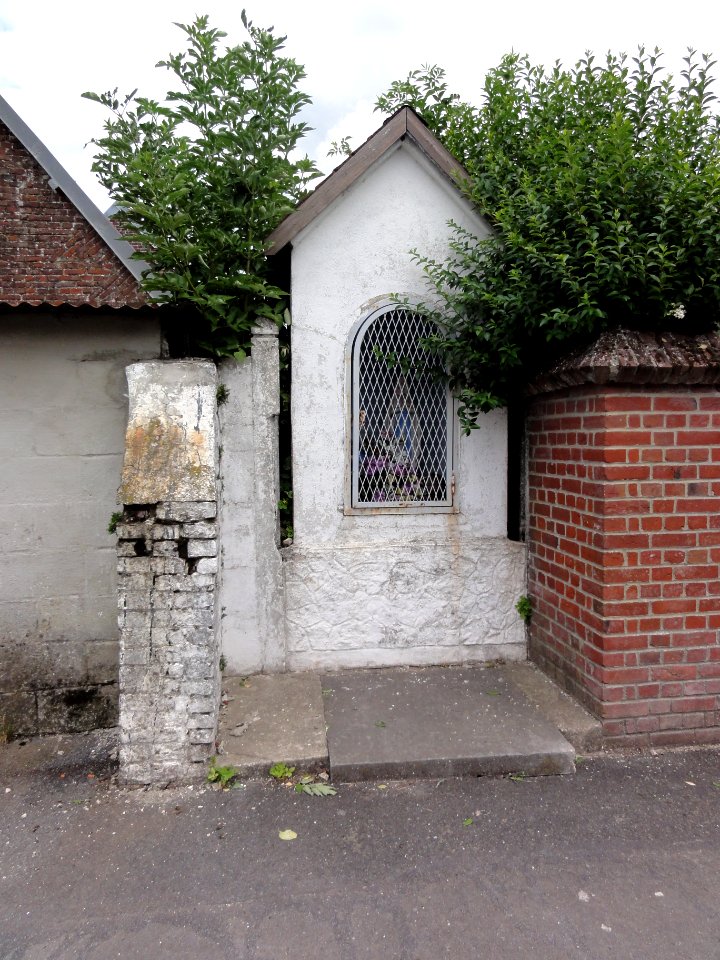 Bousies (Nord, Fr) chapelle blanche