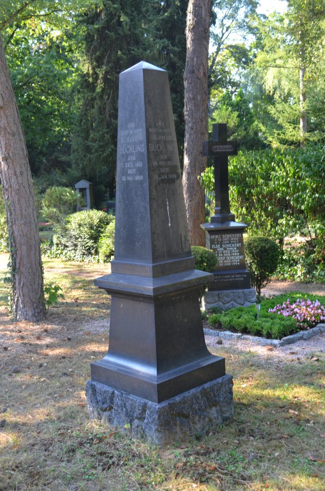 Bockenheim, Neuer Friedhof Grab 6 Rh 15 - 5a Bückling