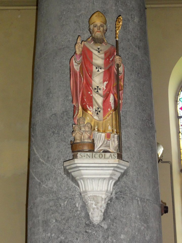 Bousignies-sur-Roc (Nord, Fr) église, statue Saint Nicolas