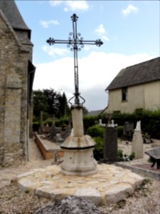 Boudeville (Seine-Mar.) croix du cimetière
