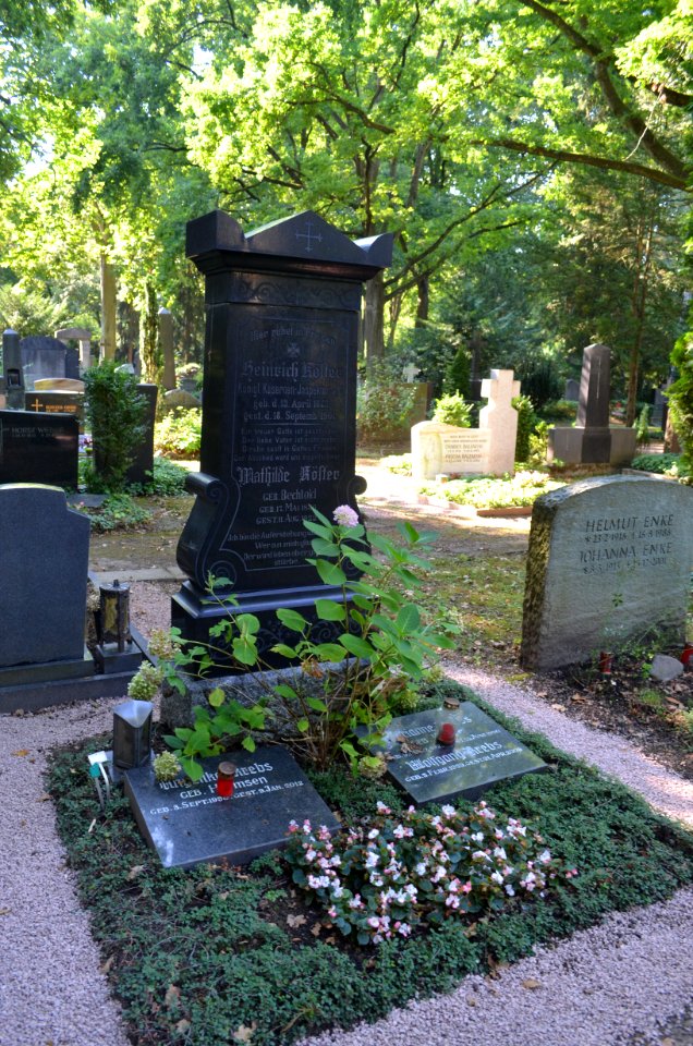 Bockenheim, Neuer Friedhof Grab 8a Rh 3 - 4-5 Köster