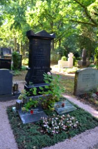 Bockenheim, Neuer Friedhof Grab 8a Rh 3 - 4-5 Köster