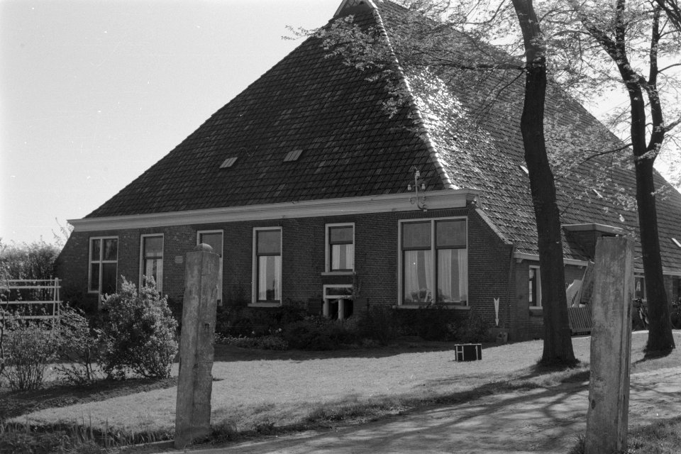 Boerderij bij Hindeloopen (ruilverkaveling Stavoren-Noordermeerpolder), Bestanddeelnr 170-2777