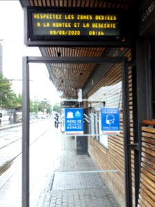Boulevard Vivier-Merle - Station de tram Gare Part-Dieu - Message Respectez les zones