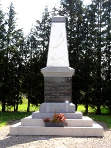 Bousignies-sur-Roc (Nord, Fr) monument aux morts