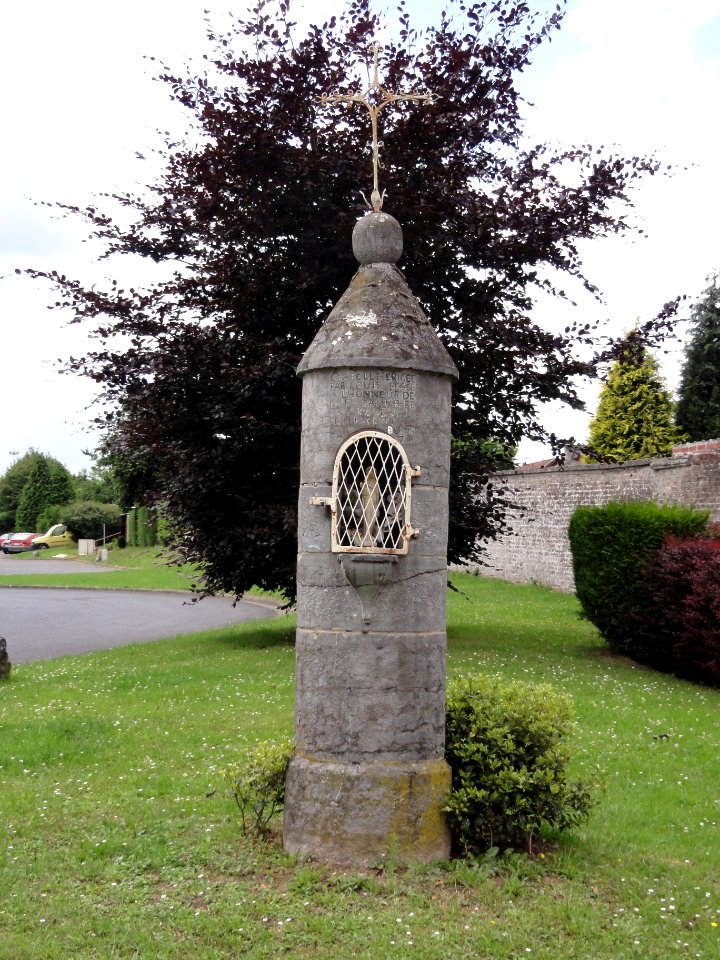 Bousies (Nord, Fr) chapelle type potale