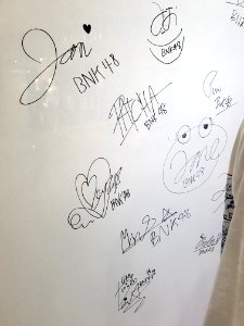 BNK48 Fish Tank, Bangkok, 2018-04-05 (001)