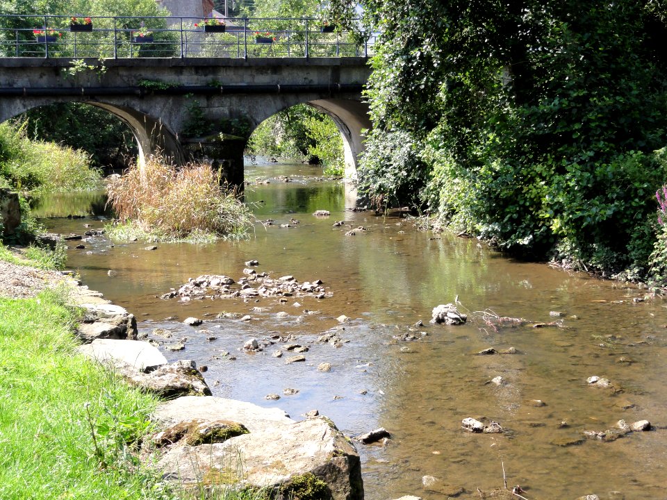 Bousignies-sur-Roc (Nord, Fr) pont sur le Roc