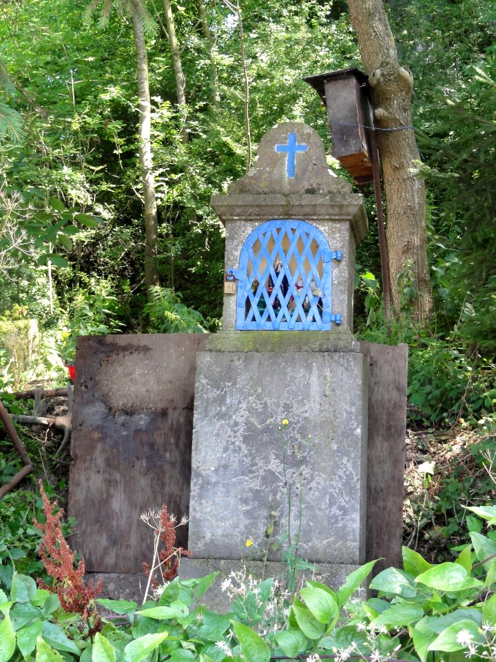 Bousignies-sur-Roc (Nord, Fr) chapelle bleue