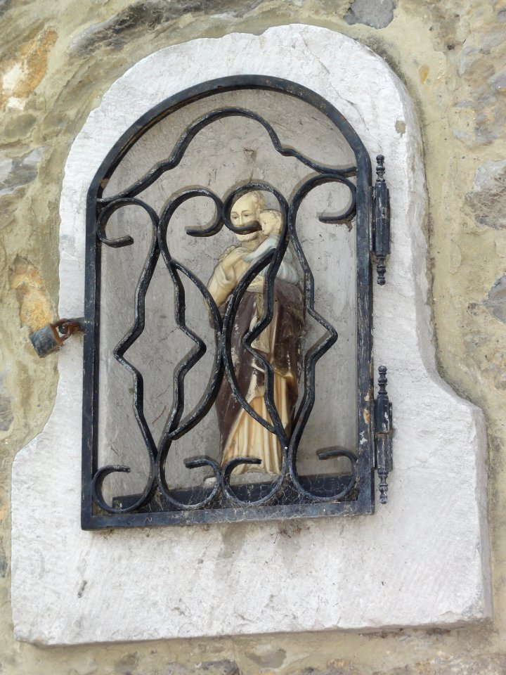 Bousignies-sur-Roc (Nord, Fr) chapelle-niche St.Antoine de Padoue