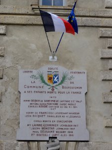 Bourguignon-sous-Montbavin (Aisne) plaque monument aux morts sur la mairie