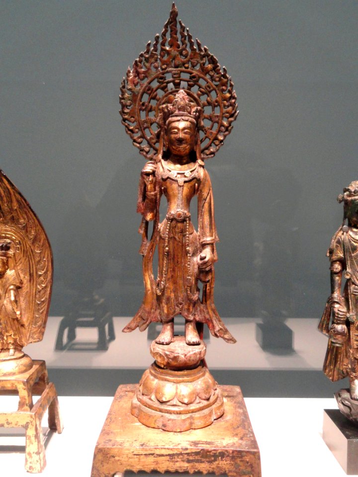 Boddhisattva figurine, probably Shaanxi province, Sui dynasty, 581-618 AD, gilt bronze - Freer Gallery of Art - DSC05744