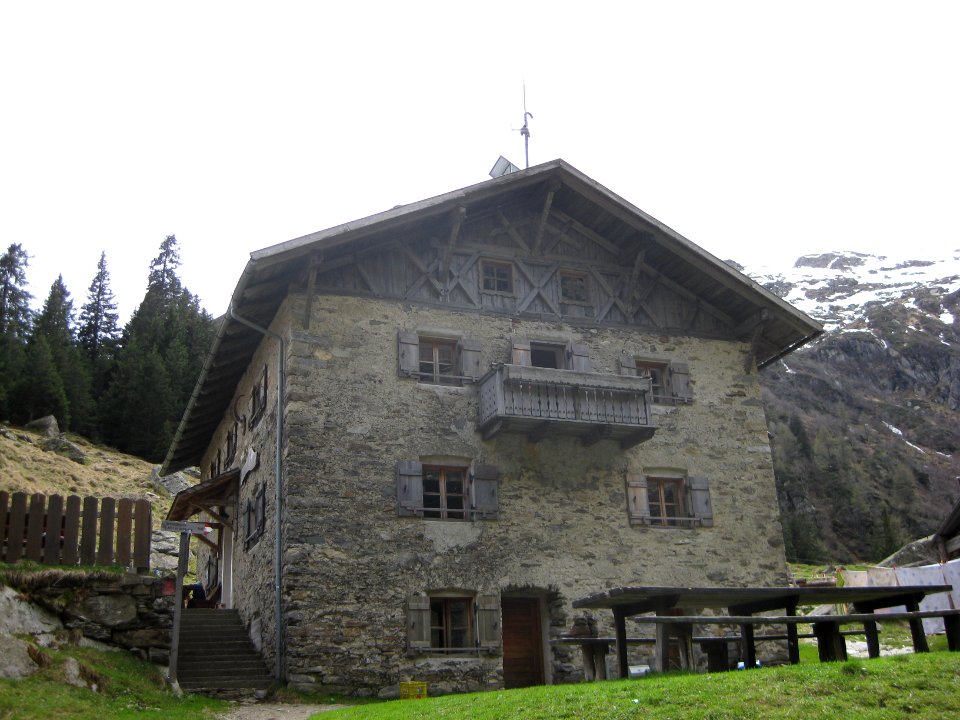 Bockerhütte im Spronser Tal 1