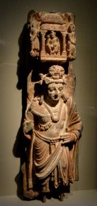 Bodhisattva Maitreya, Gandhara, 2nd-3rd century AD, schist with pigment and gold - Arthur M. Sackler Gallery - DSC06052