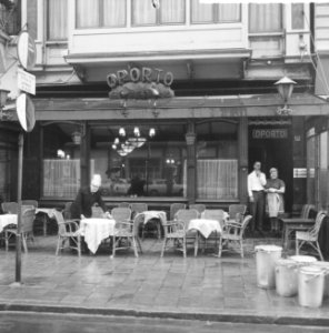 Bodega Oporto , restaurant gaat verdwijnen aan Damrak te Amsterdam, Bestanddeelnr 914-9248