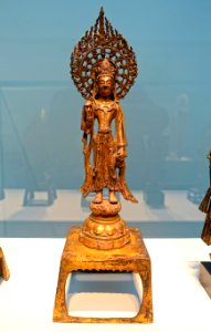 Boddhisattva figurine, probably Shaanxi province, Sui dynasty, 581-618 AD, gilt bronze - Freer Gallery of Art - DSC05077