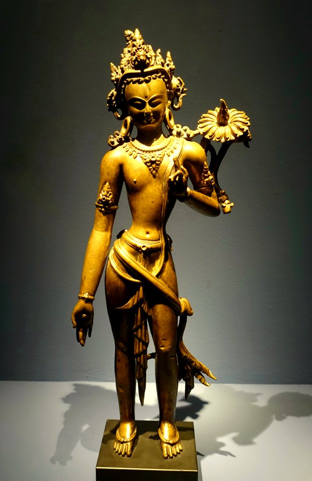 Bodhisattva Avalokitesvara, Dolpo, northwest Nepal or southwest Tibet, 13th-14th century AD, bronze - Linden-Museum - Stuttgart, Germany - DSC03657