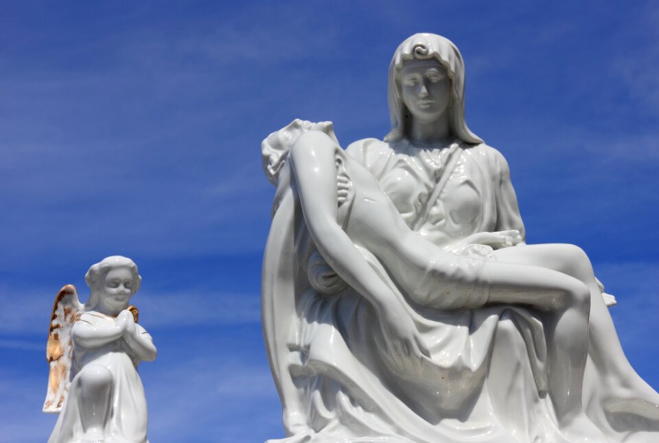 Cemetery statue dead