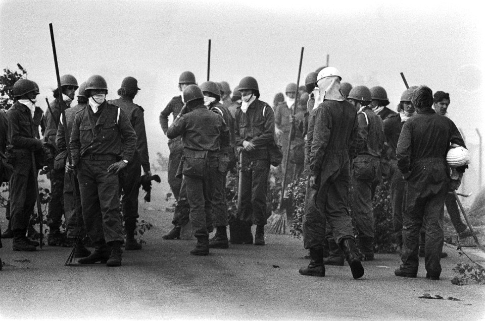 Bosbrand bij Arnhem, militairen in aktie, Bestanddeelnr 928-6818