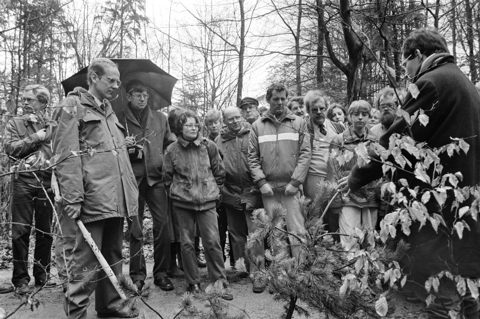 Bosalarm, excursies hele land om de schade aan onze bossen te tonen die ontstaan, Bestanddeelnr 933-2929