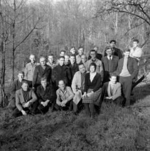 Bosbewerking, mannen, vrouwen, groepsfoto's, Bestanddeelnr 251-9600