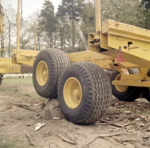 Bosbouw demonstratie verzamelen van boomstammen, Bestanddeelnr 253-5178