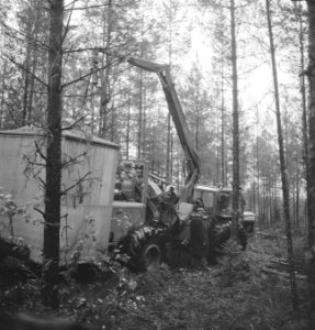 Bosbewerking, machines, werktuigen, voertuigen, takels, Bestanddeelnr 253-5292