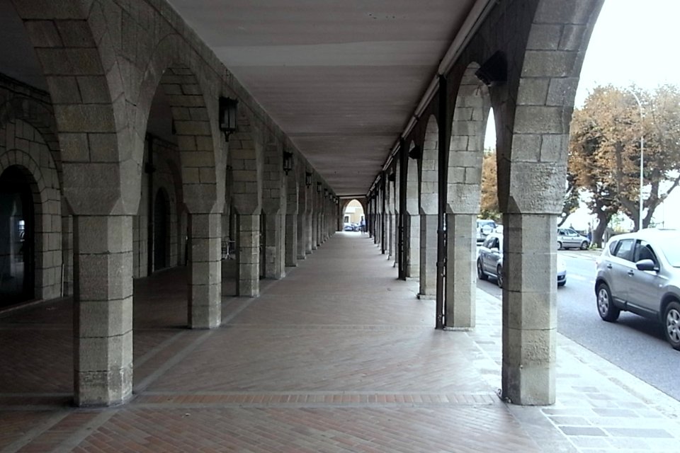 Borgo Maggiore, Portiko via Oddone Scarito, 1