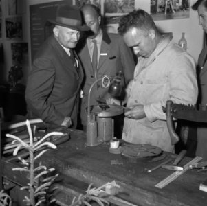 Bosbouw, arbeiders, werkzaamheden, gereedschappen, Bestanddeelnr 251-9512