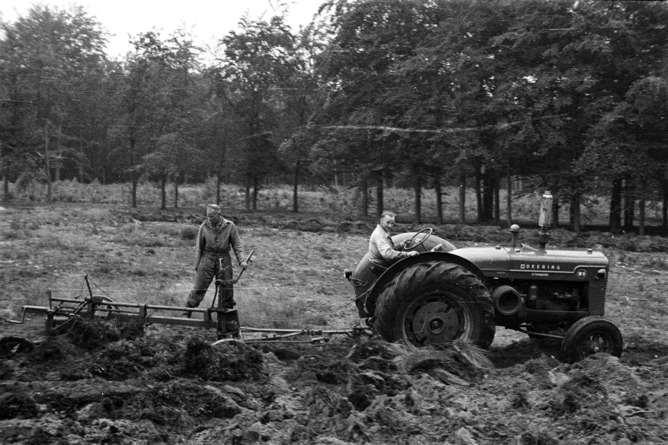 Bosbewerking, machines, werktuigen, arbeiders, Bestanddeelnr 170-0995