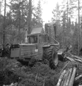 Bosbewerking, machines, werktuigen, arbeiders, Bestanddeelnr 253-5304
