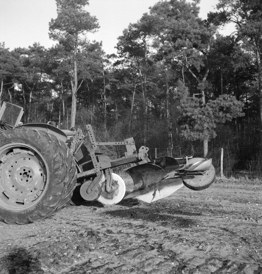 Bosbouw, machines, werktuigen, ploegen, Tractors, Bestanddeelnr 253-4660