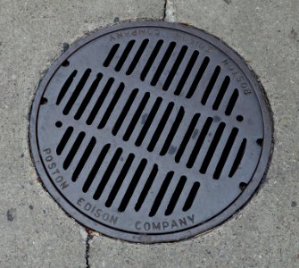 Boston Edison Company manhole cover - Boston, MA - DSC05802