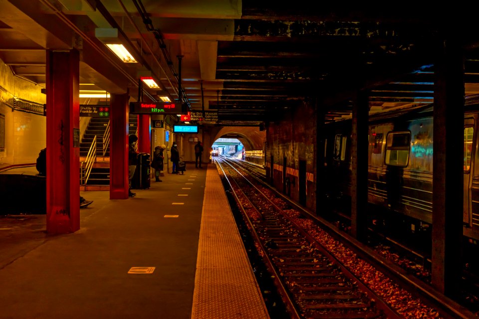 Botanical Gardens S Shuttle coming into station in Brooklyn