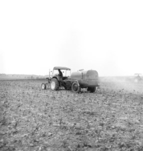 Bosbouw, landbouwmachines, werktuigen, sproeiwagens, Tractors, Bestanddeelnr 253-6105