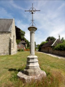 Bosville (Seine-Mar.) croix d'ancien cimetière