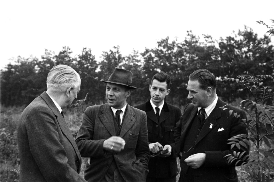 Boswachters, mannen, gesprekken, De Rips, Bestanddeelnr 170-0727