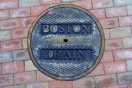 Boston Drain street hole cover - Beacon Hill - Boston, MA - DSC02365