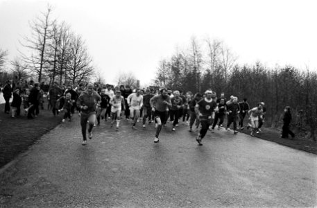 Bosloop in Amsterdamse Bos georganiseerd door Le Champion deelnemers tijdens d, Bestanddeelnr 927-6616