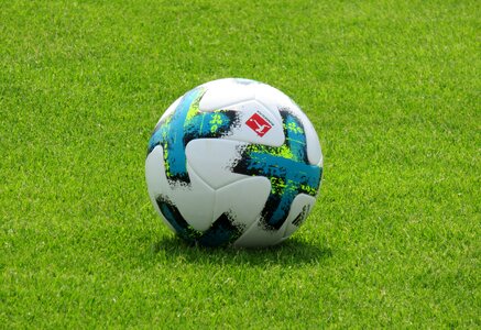 Ball rush grass